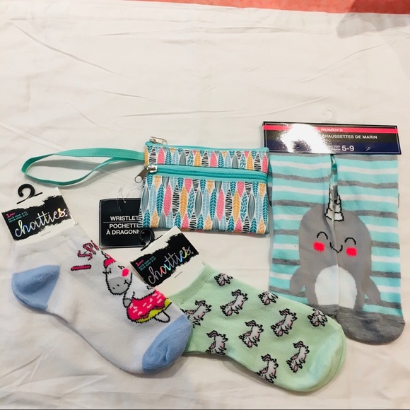 Other - SOCK UNICORN 4 pc.bundle! 3 pr socks& 1 wristlet!!
